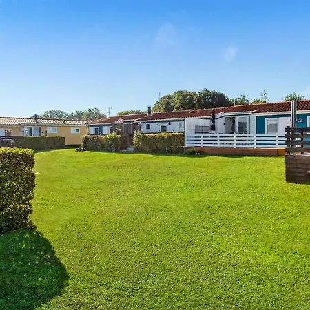 In With 3 Bedrooms, Outdoor Swimming Pool And Heated Swimming Pool 公寓 *