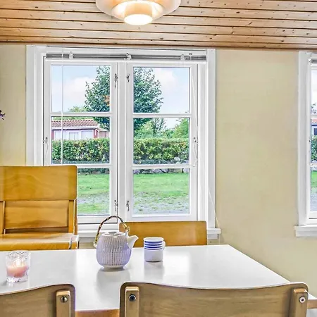 In With 3 Bedrooms, Outdoor Swimming Pool And Heated Swimming Pool