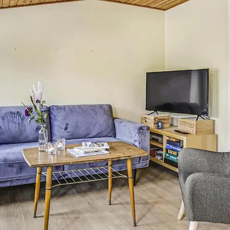 In With 3 Bedrooms, Outdoor Swimming Pool And Heated Swimming Pool 公寓 *